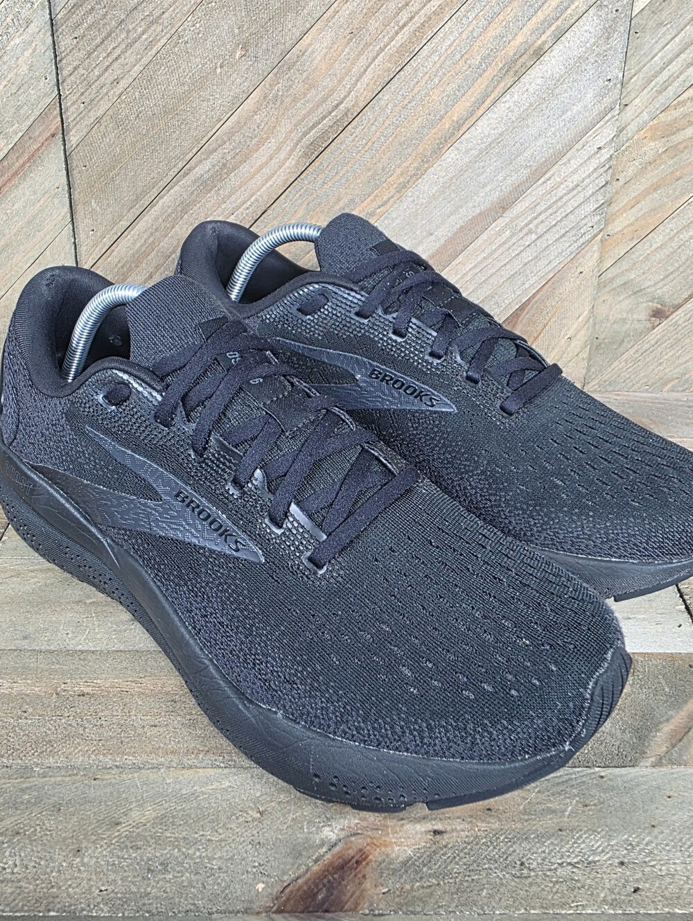 Brooks Ghost 16 Mens Athletic Running Shoes Size 10.5 B Narrow Black 1104181B020 - Picture 2 of 9